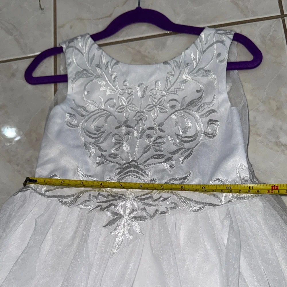 EUC- 1  Flower Girl Dresses- Elegant White Floral Kids Dress - Picture 8 of 8